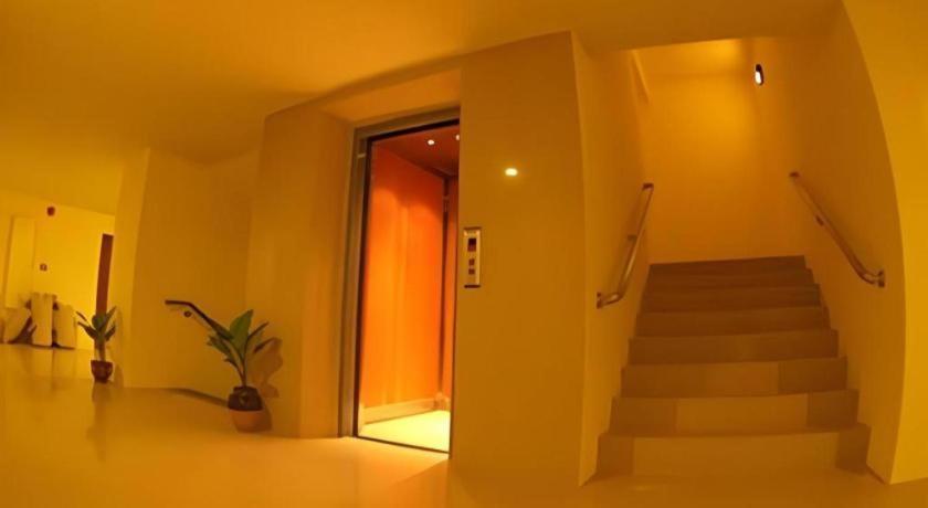 R-Con Residence Pattaya Esterno foto